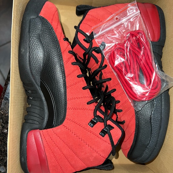 Air Jordan 12 Retro GS ‘Reverse Flu Game’ - Picture 3 of 9